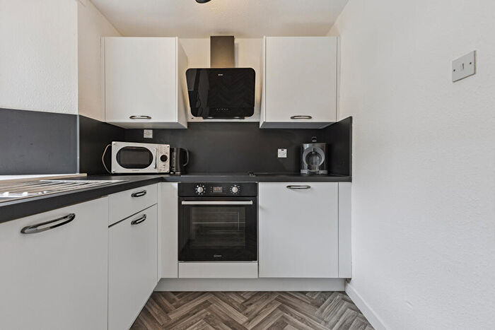 1 Bedroom Flat For Sale In St. Johns Place, Perth, PH1