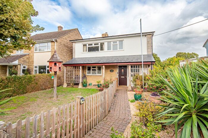 4 Bedroom Detached House For Sale In Oxford Road, Kidlington, OX5