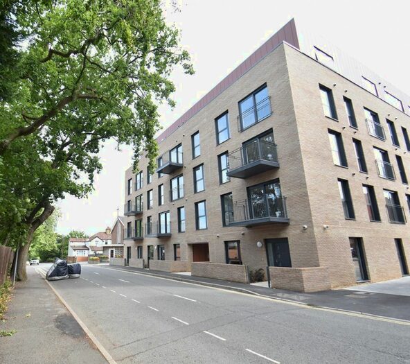 2 Bedroom Flat To Rent In - Oak End Way, - Oak End Way, Gerrards Cross, SL9