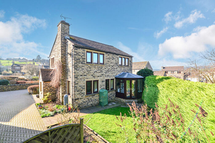 4 Bedroom Detached House For Sale In Smithy Lane, Wilsden, Bradford, West Yorkshire, BD15