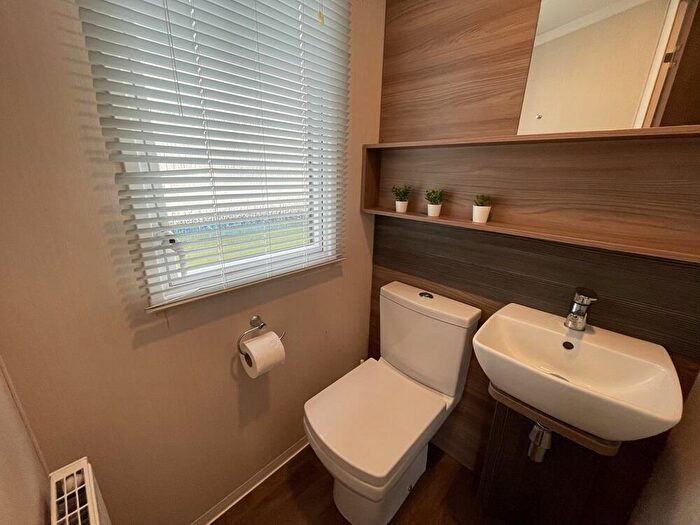 2 Bedroom Caravan For Sale In , SA66
