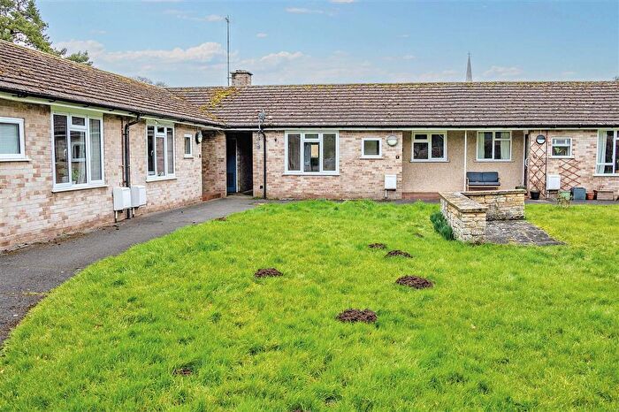 1 Bedroom Terraced Bungalow For Sale In Tile Court, Derry Hill, Calne, SN11