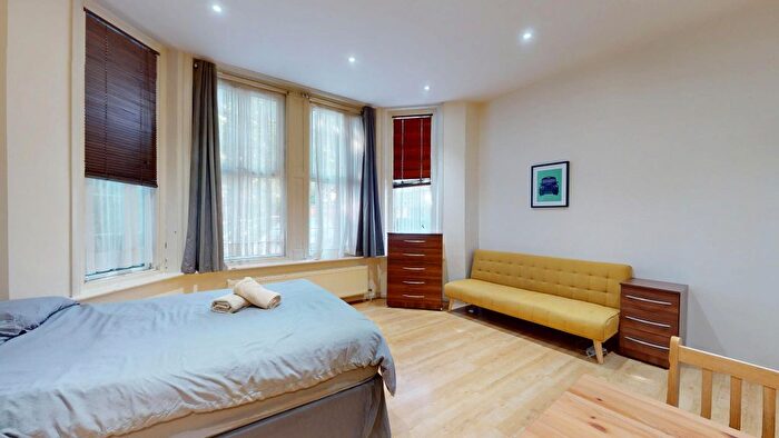 Studio To Rent In Brondesbury Park, NW6