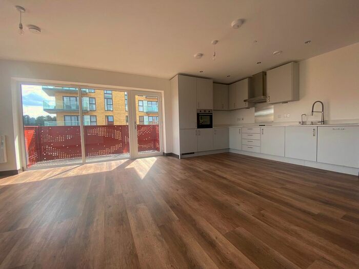2 Bedroom Flat To Rent In Central Road, Dartford, DA1