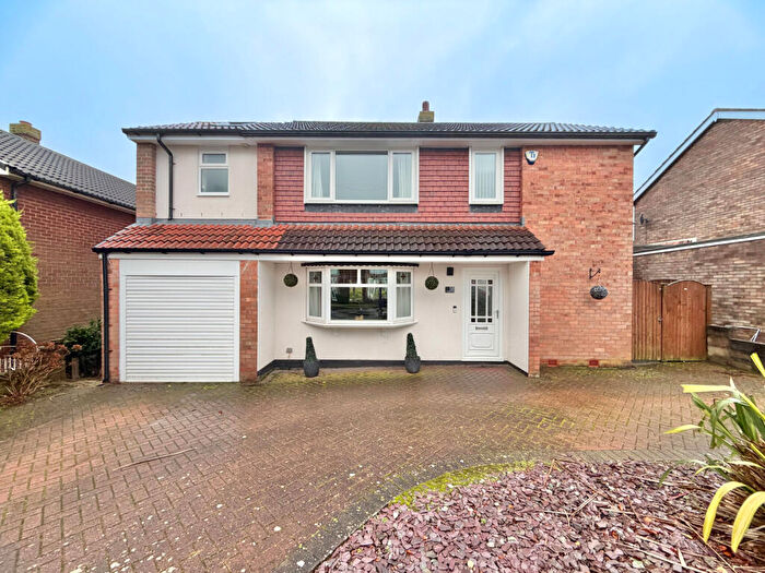 4 Bedroom Detached House For Sale In Lindsay Road, Garforth, LS25