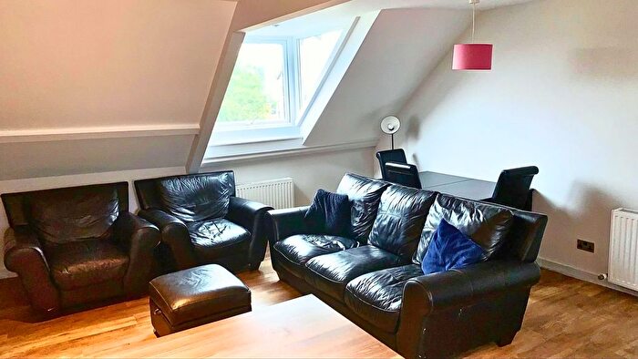 3 Bedroom Flat To Rent In Osborne Road, Jesmond, Newcastle Upon Tyne, NE2