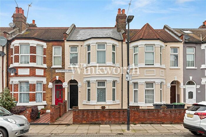 3 Bedroom Apartment To Rent In Chesterfield Gardens, London, N4