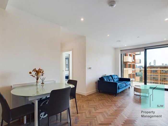 1 Bedroom Apartment To Rent In Gillender Street, River Apartments, E3