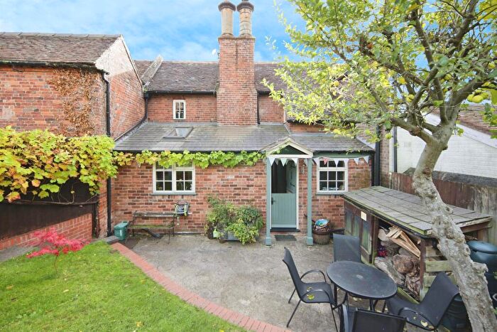 3 Bedroom Character Property For Sale In Vicarage Road, Stoneleigh, Coventry, CV8