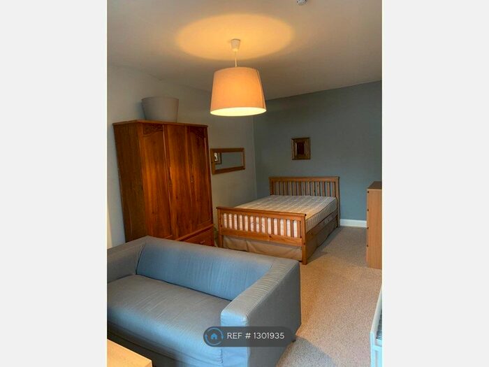 Studio To Rent In Stroud Green Road, London N4