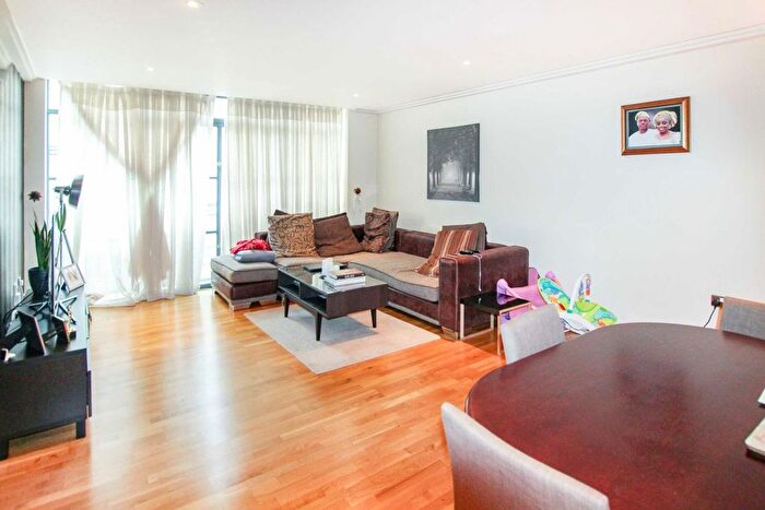 2 Bedroom Flat To Rent In Ferry Lane, Brentford, TW8