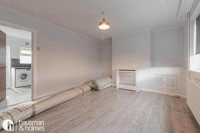 3 Bedroom Semi-Detached House To Rent In Cloister Road, London, NW2