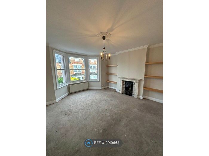 2 Bedroom Flat To Rent In Larkfield Road, Richmond, TW9