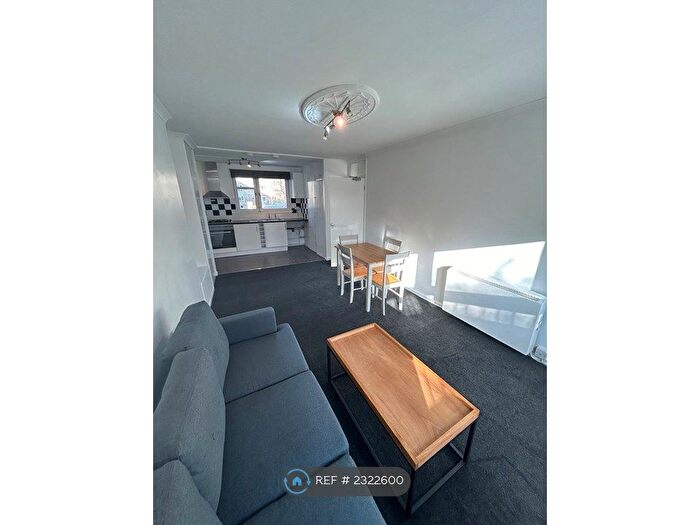 1 Bedroom Flat To Rent In Hydethorpe Road, London, SW12