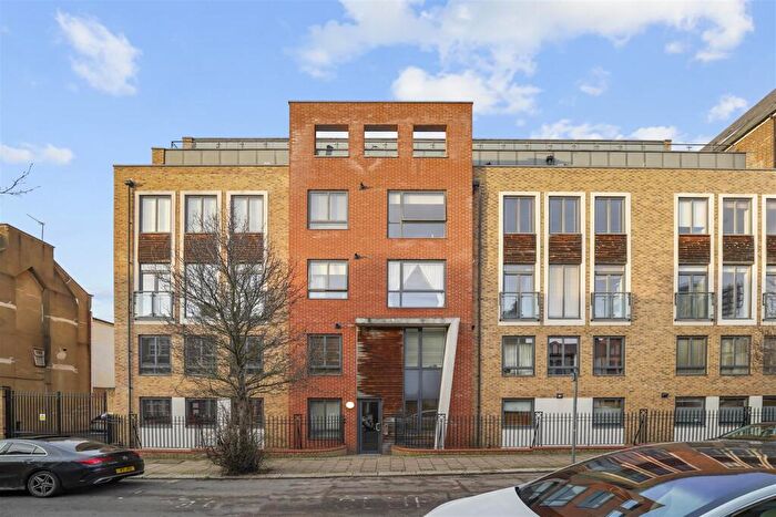 1 Bedroom Flat For Sale In Glengall Road, London, NW6