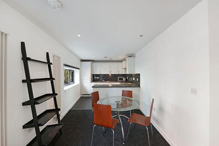 2 Bedroom Flat To Rent In Hallings Wharf, Channelsea Road, E15