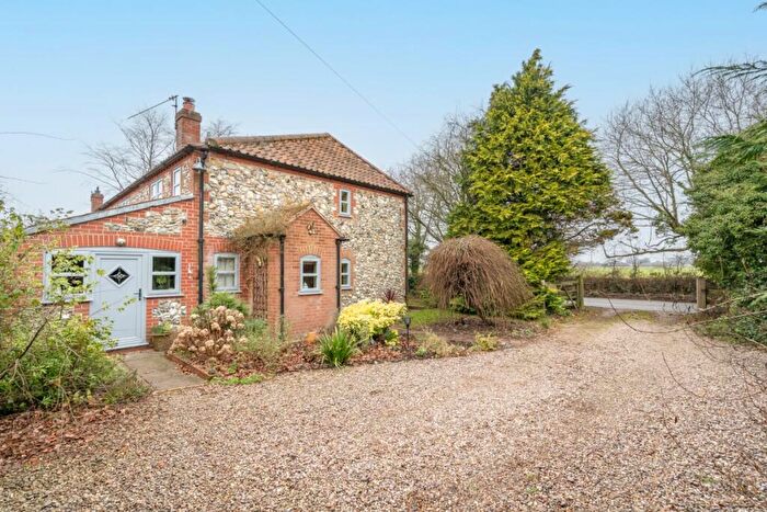 3 Bedroom Semi-Detached House For Sale In Buxton Road, Eastgate, Cawston, NR10