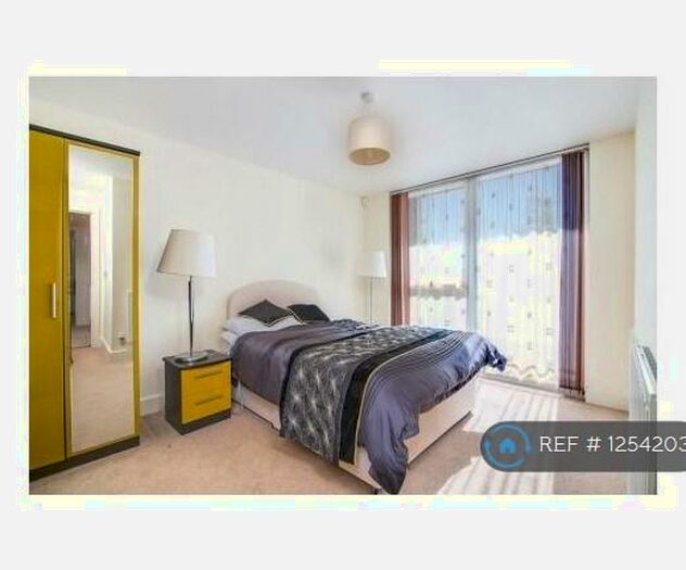 2 Bedroom Flat To Rent In Mason Way, Birmingham, B15