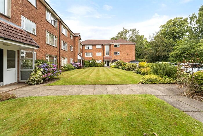 1 Bedroom Flat For Sale In Moss Lane, Sale, M33