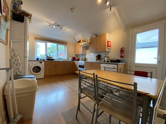 3 Bedroom Flat To Rent In Richmond Road, Roath, CF24