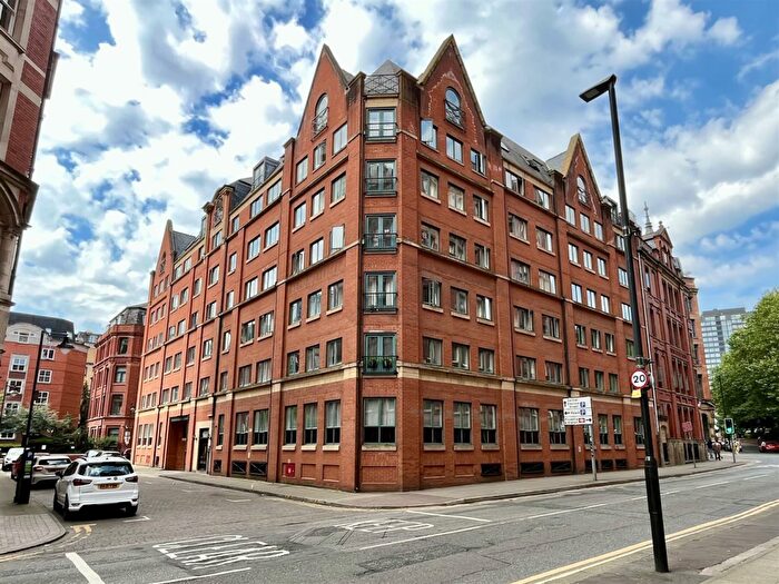 1 Bedroom Apartment To Rent In Bombay Street, Manchester, M1