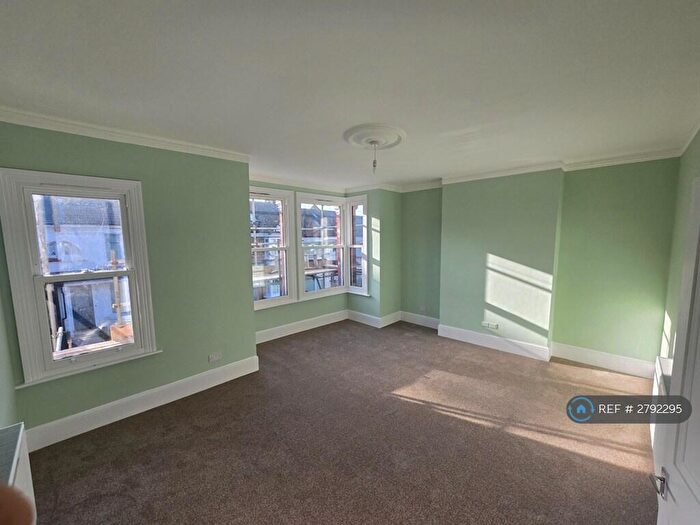 4 Bedroom Terraced House To Rent In Park Hall Road, London, N2