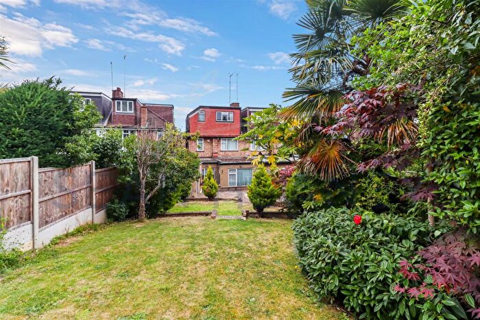 4 Bedroom Semi Detached House For Sale In Calton Road, New Barnet, Barnet, EN5