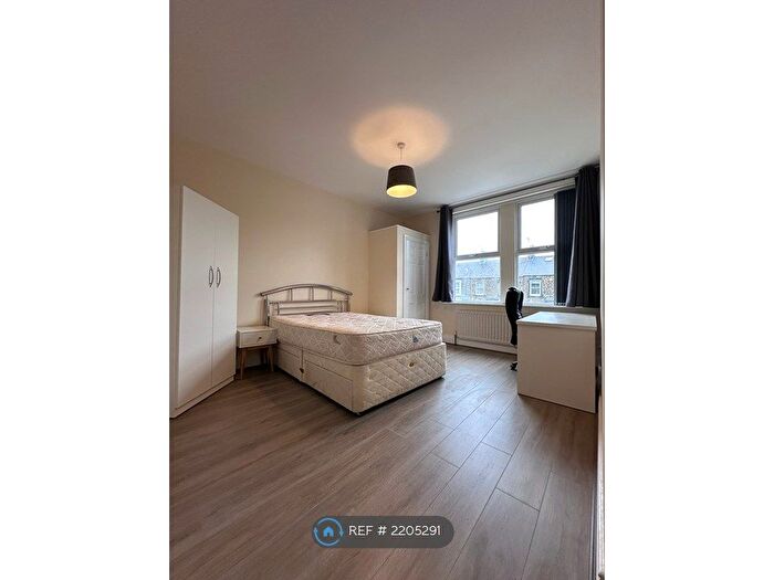 3 Bedroom Flat To Rent In Gosforth, Newcastle Upon Tyne, NE3