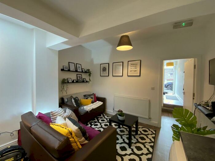 4 Bedroom Terraced House To Rent In Heeley Road, Selly Oak, Birmingham, B29