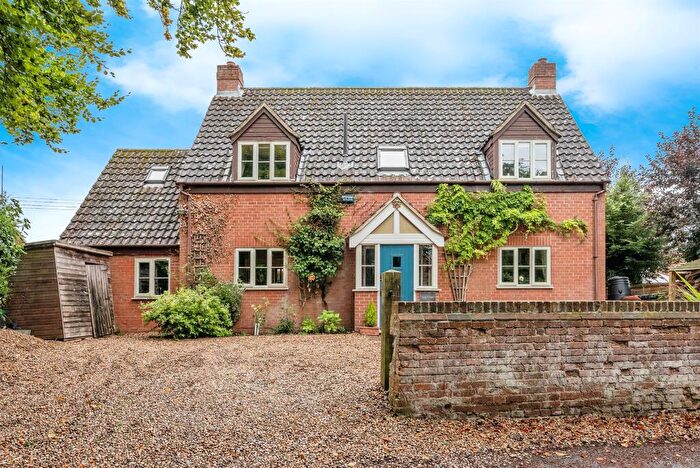 4 Bedroom Cottage For Sale In Church Lane, Sparham, Norwich, NR9