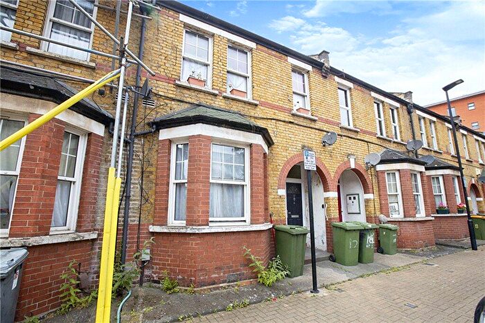 1 Bedroom Maisonette For Sale In Wise Road, Stratford, London, E15