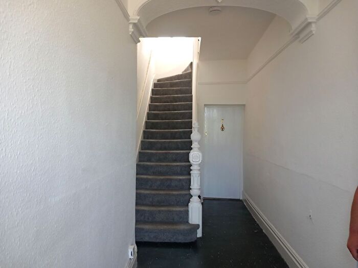 2 Bedroom Flat To Rent In Greenhill Drive, Aberdare, CF44