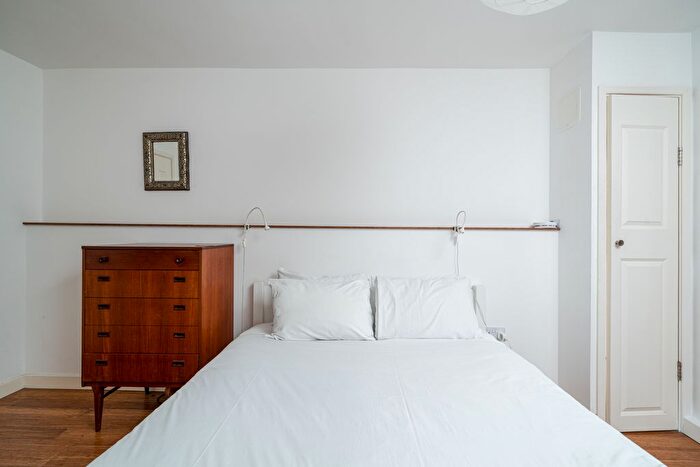 1 Bedroom Flat To Rent In Theseus Walk, London, N1