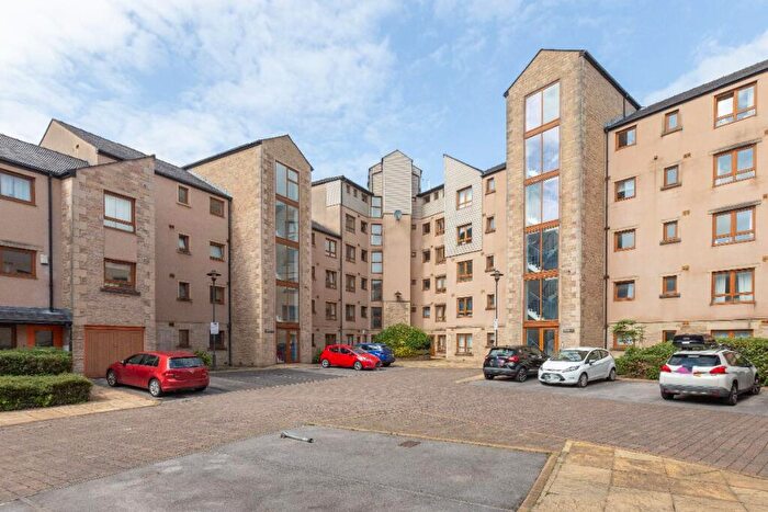 2 Bedroom Apartment For Sale In Waterside, Lancaster, LA1