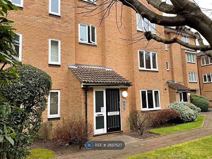 Studio To Rent In Westmoreland Drive, Sutton, SM2