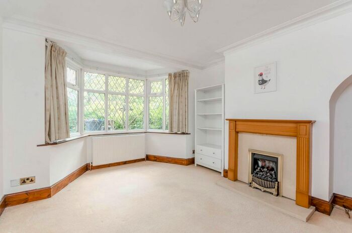 4 Bedroom Property To Rent In Coombe Lane, Raynes Park, London, SW20