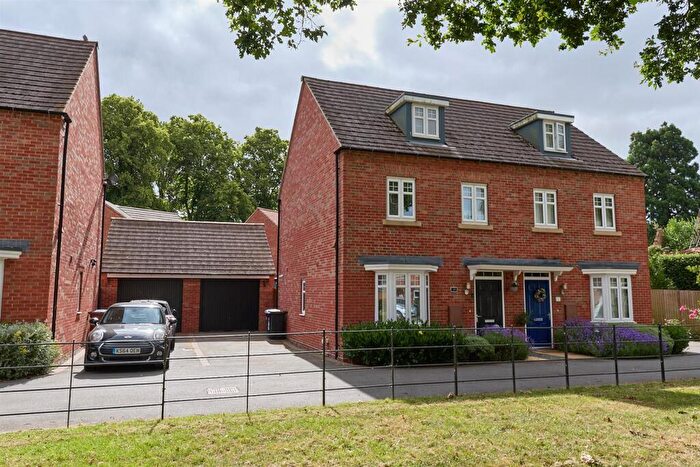 3 Bedroom Semi-Detached House To Rent In Highgrove Close, Burbage, Hinckley, LE10