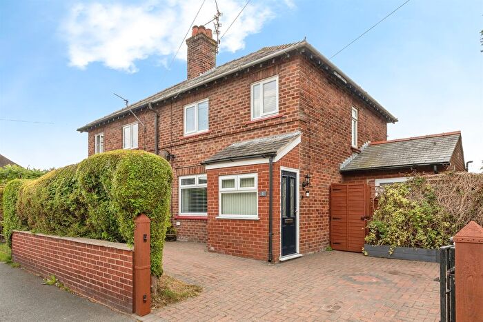 2 Bedroom Semi-Detached House For Sale In Allington Place, Chester, CH4