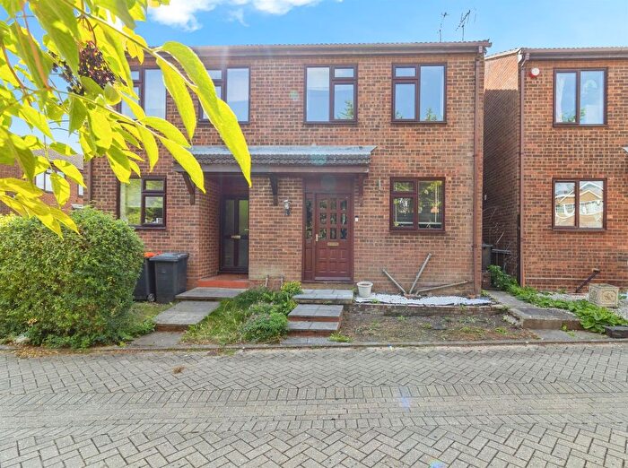 3 Bedroom Semi-Detached House For Sale In Drury Lane, Houghton Regis, Dunstable, LU5