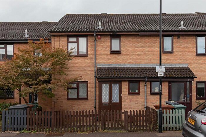 3 Bedroom Terraced House For Sale In Penrhyn Crescent, Walthamstow, E17