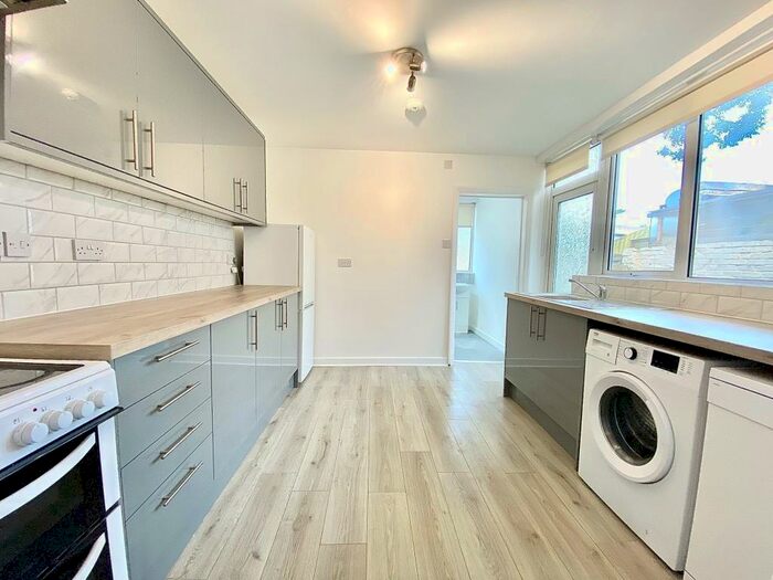 1 Bedroom Flat To Rent In Wanstead Park Road, Ilford, IG1