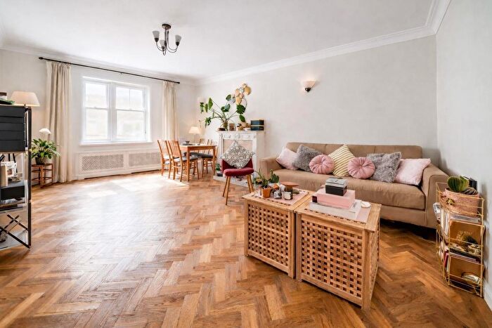 1 Bedroom Flat To Rent In Portland Place, Fitzrovia, London, W1B