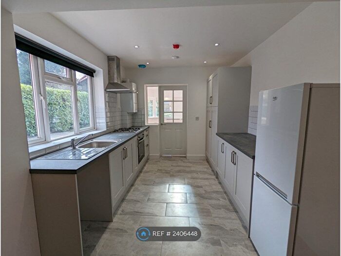 1 Bedroom Flat To Rent In Longmore Road, Solihull, B90