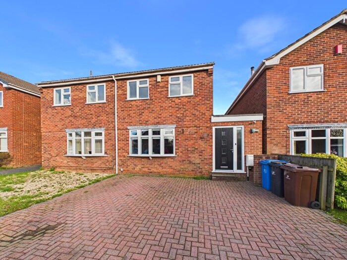 3 Bedroom Semi Detached House For Sale In Glendale Drive, Spondon, DE21