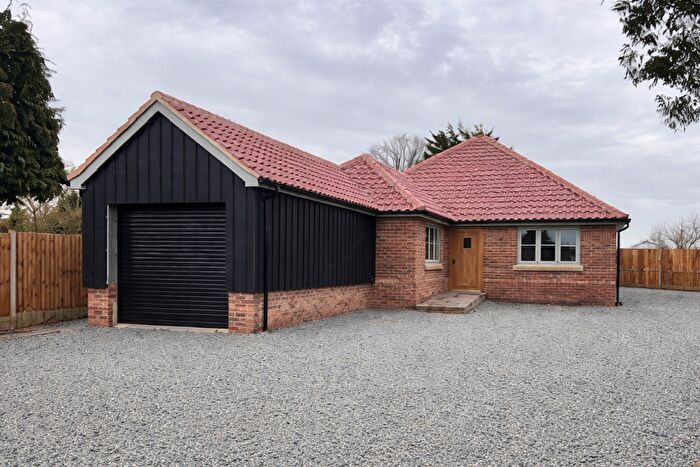 3 Bedroom Detached Bungalow For Sale In Lowestoft, Suffolk, NR32