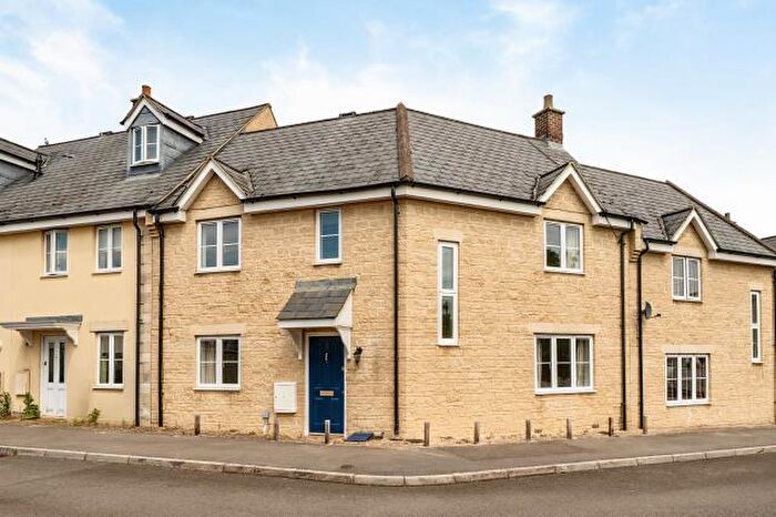 4 Bedroom Terraced House For Sale In Saffron Crescent, Carterton, OX18