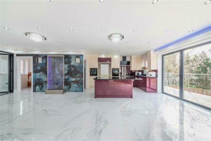 4 Bedroom Detached Villa To Rent In Barnway, Wembley, Middlesex, HA9