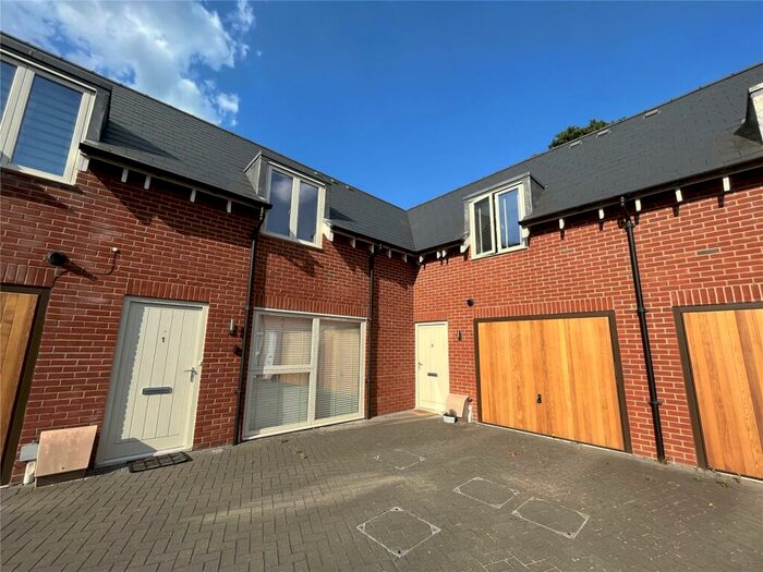 3 Bedroom House To Rent In Park Mews, Solihull, West Midlands, B91