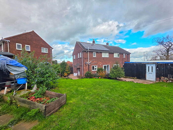 3 Bedroom Semi Detached House For Sale In Burton Avenue, Barnsley, S71