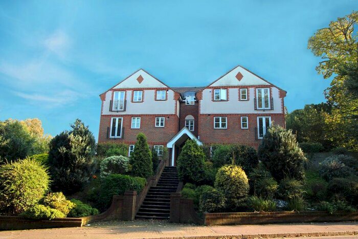 2 Bedroom Flat To Rent In Mulberry Lodge, Eastbury Road, Oxhey, WD19